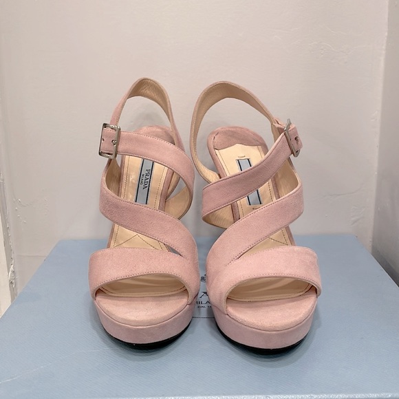 Blush pink suede Prada heels - Picture 2 of 3